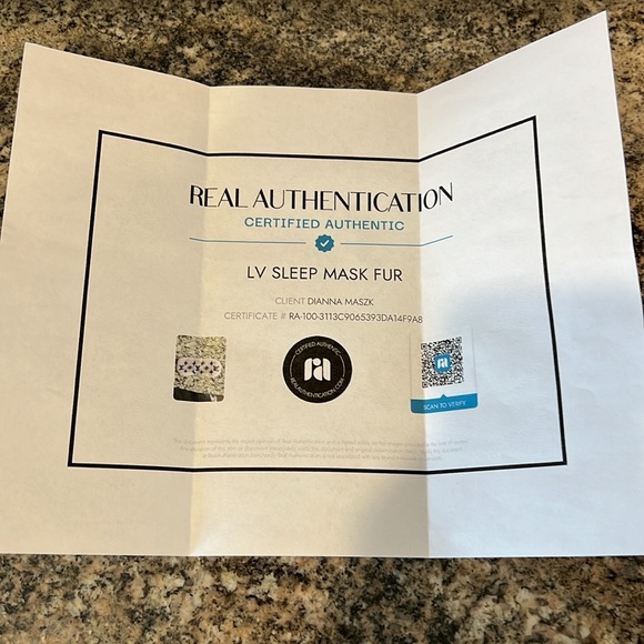 Louis Vuitton Pink Monogram Mink Sleeping Mask with COA - Picture 11 of 12